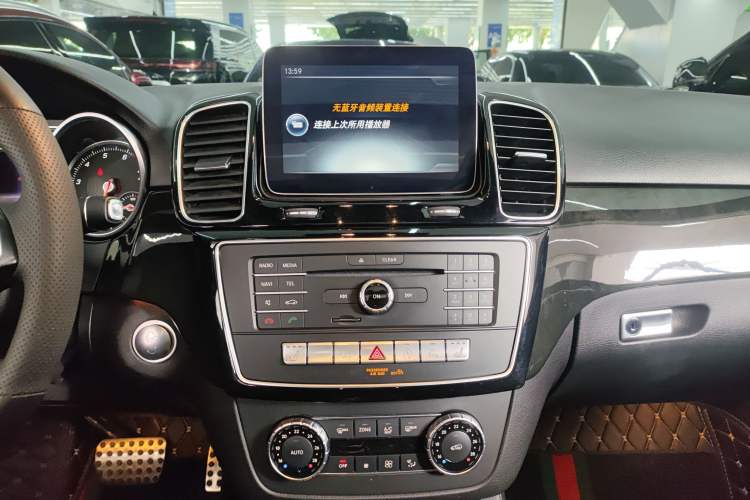 Used Mercedes-Benz GLE-Class 2016 GLE 400 4MATIC U.S. specification Audio And AC Panel