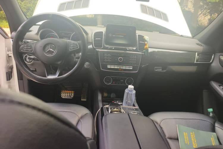 Used Mercedes-Benz GLE-Class 2016 GLE 450 4MATIC U.S. specification Center Console