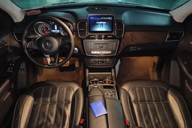 Used Mercedes-Benz GLE-Class 2016 GLE 320 4MATIC Dynamic Edition Center Console