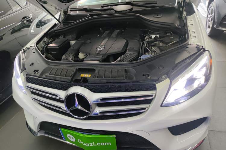 Used Mercedes-Benz GLE-Class 2016 GLE 400 4MATIC U.S. specification Engine Bay
