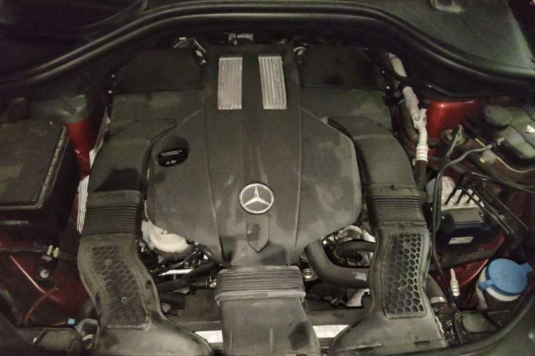 Used Mercedes-Benz GLE-Class  Engine Bay