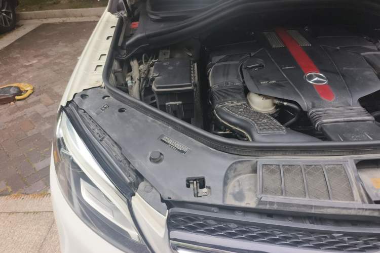 Used Mercedes-Benz GLE-Class 2016 GLE 450 4MATIC U.S. specification Engine Bay Right