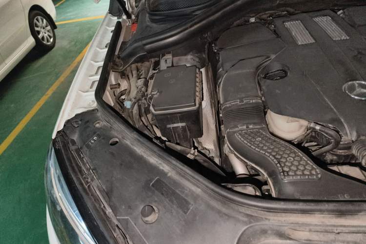 Used Mercedes-Benz GLE-Class 2016 GLE 320 4MATIC Dynamic Edition Engine Bay Right