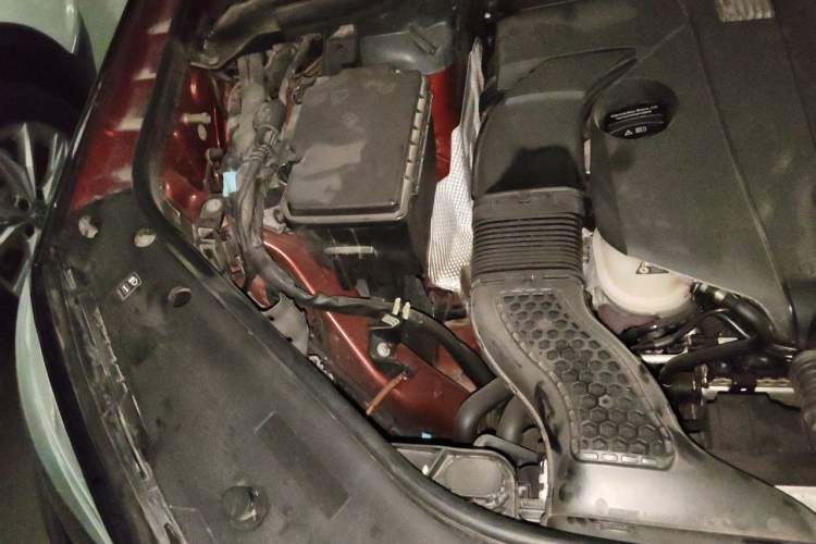 Used Mercedes-Benz GLE-Class  Engine Bay Right