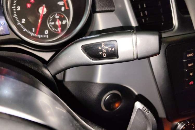 Used Mercedes-Benz GLE-Class  Gear Lever