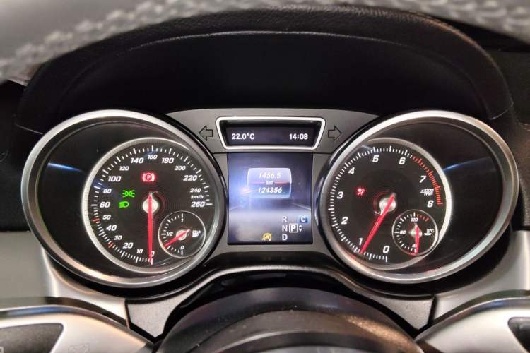 Used Mercedes-Benz GLE-Class  Instrument Cluster