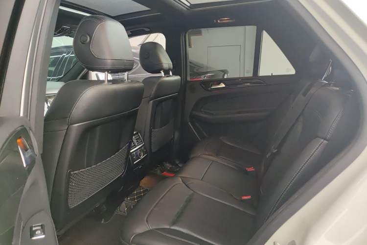 Used Mercedes-Benz GLE-Class 2016 GLE 400 4MATIC U.S. specification Left Rear Seat