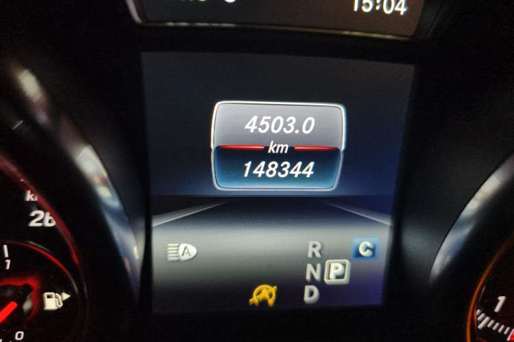 Used Mercedes-Benz GLE-Class 2016 GLE 320 4MATIC Dynamic Edition Odometer Close Up