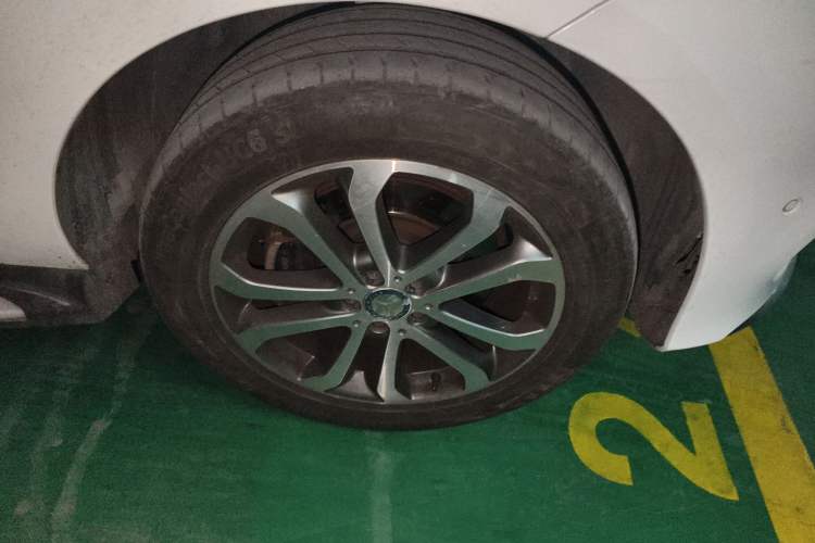 Used Mercedes-Benz GLE-Class 2016 GLE 320 4MATIC Dynamic Edition Right Front Wheel Hub