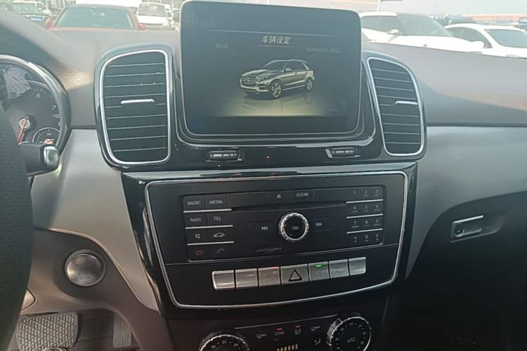 Used Mercedes-Benz GLE-Class 2017 GLE 400 4MATIC Audio And AC Panel