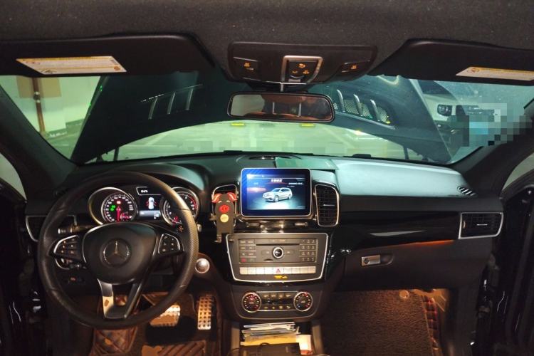 Used Mercedes-Benz GLE-Class  Center Console