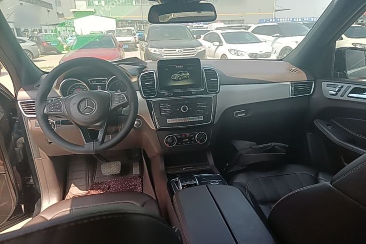 Used Mercedes-Benz GLE-Class 2017 GLE 400 4MATIC Center Console