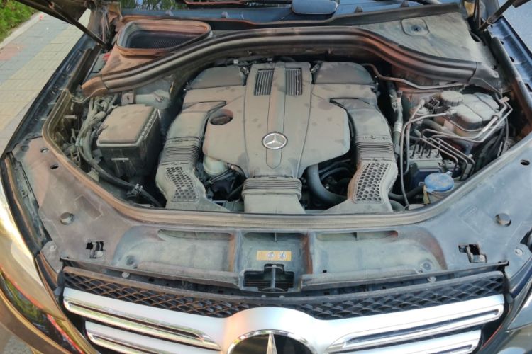 Used Mercedes-Benz GLE-Class 2017 GLE 320 4MATIC Luxury Model Engine Bay