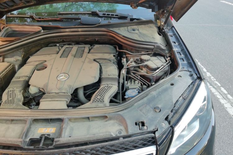 Used Mercedes-Benz GLE-Class 2017 GLE 320 4MATIC Luxury Model Engine Bay Left