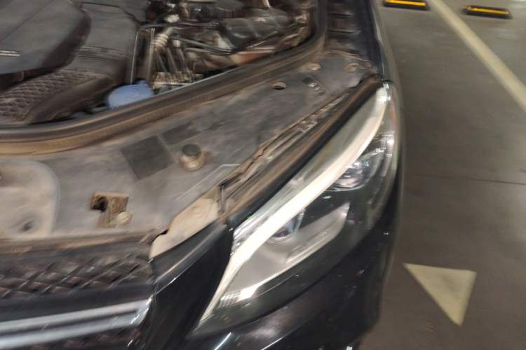Used Mercedes-Benz GLE-Class  Engine Bay Left