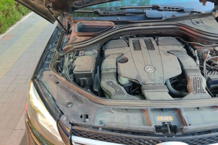 Used Mercedes-Benz GLE-Class 2017 GLE 320 4MATIC Luxury Model Engine Bay Right