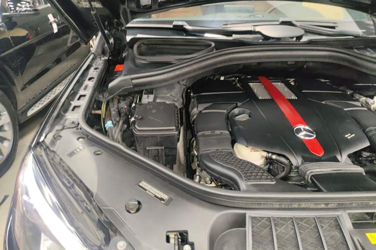 Used Mercedes-Benz GLE-Class  Engine Bay Right