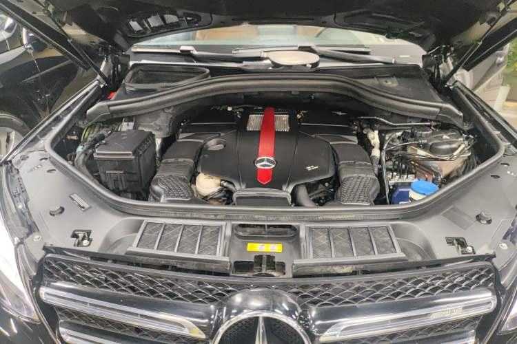Used Mercedes-Benz GLE-Class  Engine Bay