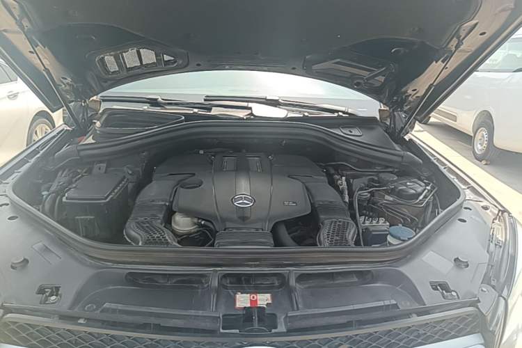 Used Mercedes-Benz GLE-Class 2017 GLE 400 4MATIC Engine Bay