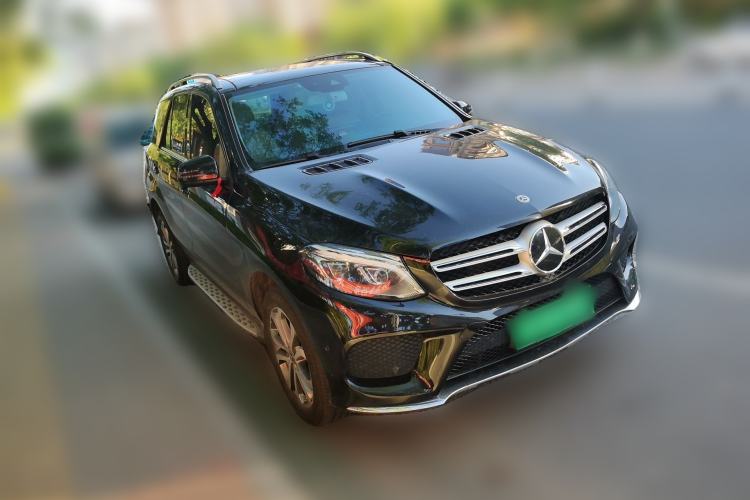 Used Mercedes-Benz GLE-Class 2017 GLE 320 4MATIC Luxury Model Front Right 45 Deg
