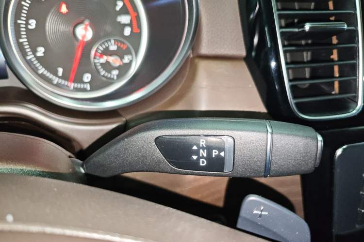 Used Mercedes-Benz GLE-Class 2017 GLE 400 4MATIC Gear Lever