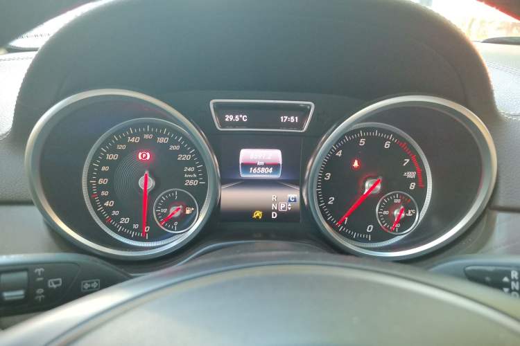 Used Mercedes-Benz GLE-Class 2017 GLE 320 4MATIC Luxury Model Instrument Cluster