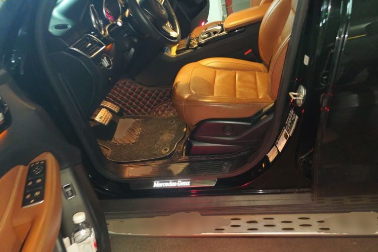 Used Mercedes-Benz GLE-Class  Left Front Seat