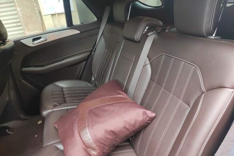 Used Mercedes-Benz GLE-Class 2017 GLE 400 4MATIC Middle East version Left Rear Seat