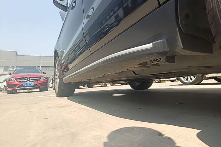 Used Mercedes-Benz GLE-Class 2017 GLE 400 4MATIC Left Side Sill