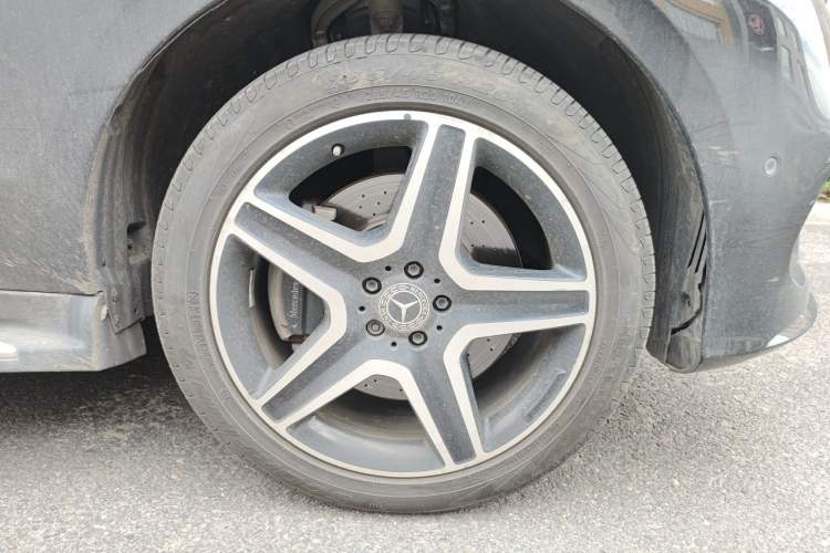 Used Mercedes-Benz GLE-Class 2017 GLE 400 4MATIC Right Front Wheel Hub