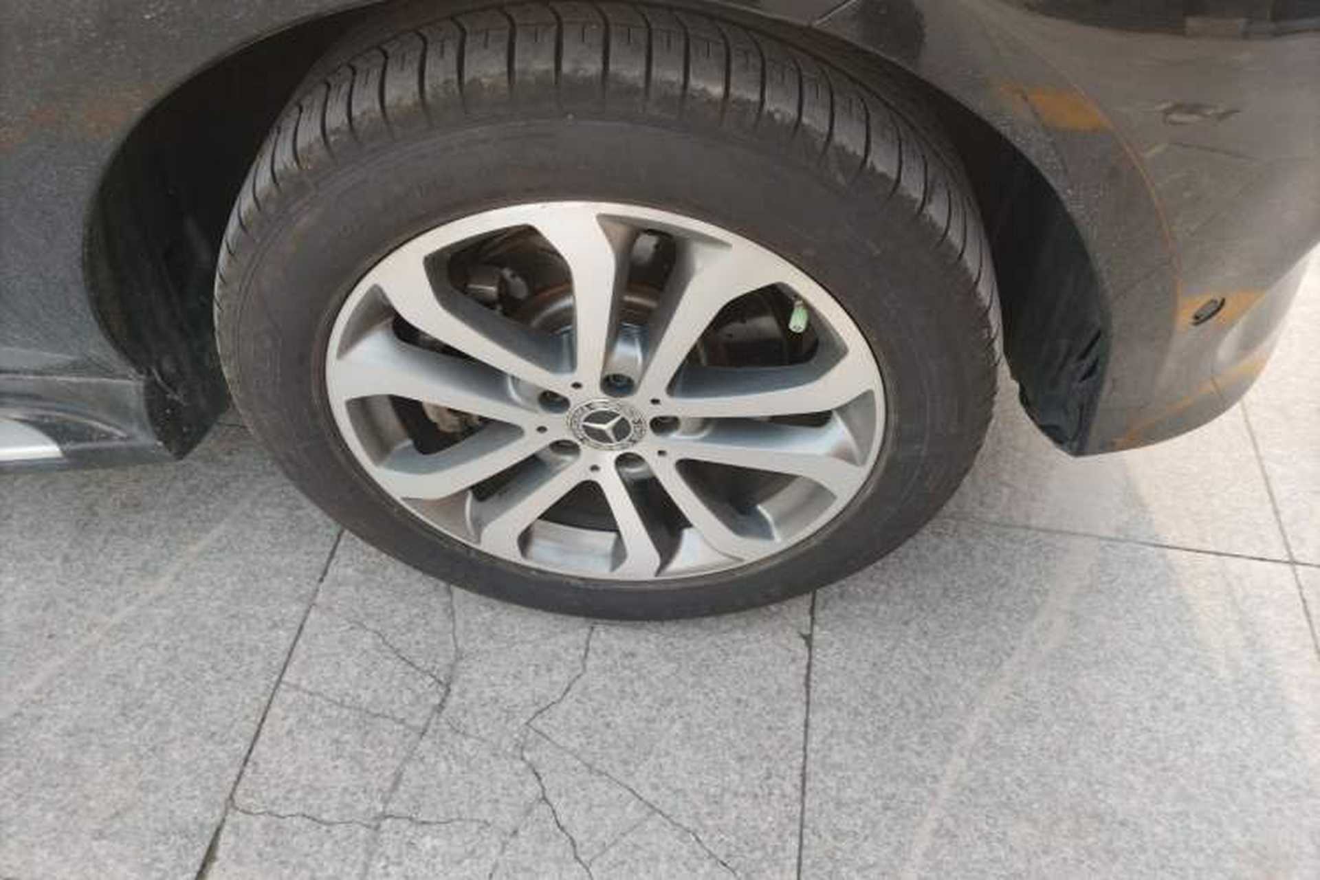 Used Mercedes-Benz GLE-Class 2017 GLE 400 4MATIC Right Front Wheel Hub