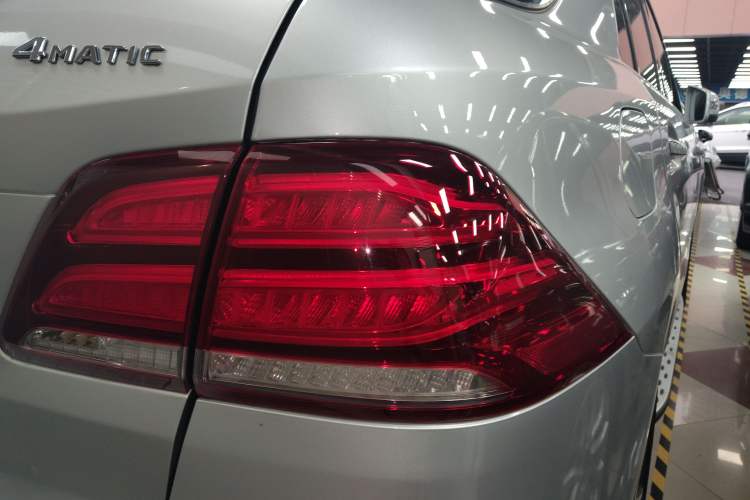 Used Mercedes-Benz GLE-Class 2017 GLE 400 4MATIC Right Rear Taillight