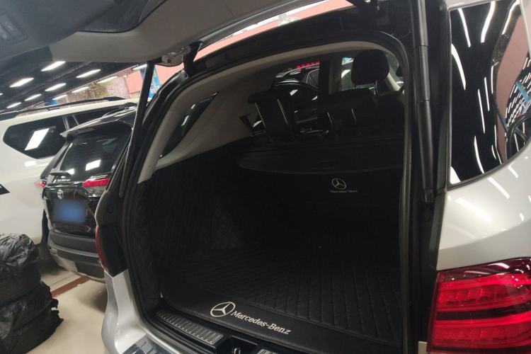 Used Mercedes-Benz GLE-Class 2017 GLE 400 4MATIC Trunk
