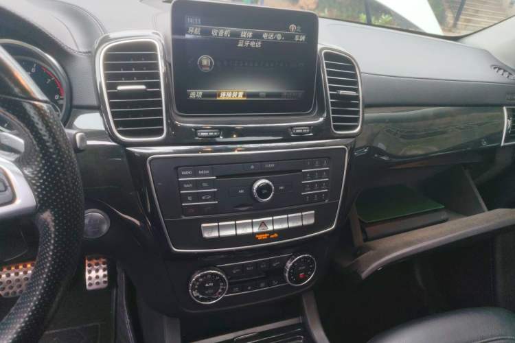 Used Mercedes-Benz GLE-Class  Audio And AC Panel