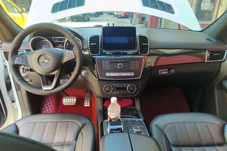 Used Mercedes-Benz GLE-Class 2017 GLE 320 4MATIC Dynamic Model Center Console