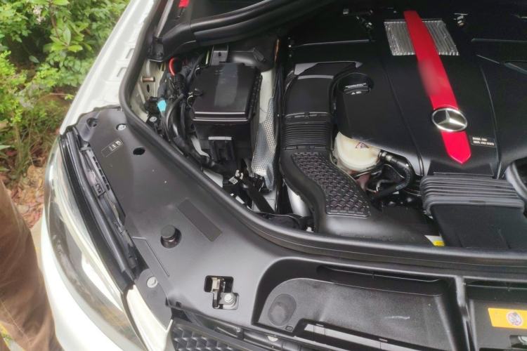 Used Mercedes-Benz GLE-Class  Engine Bay Right