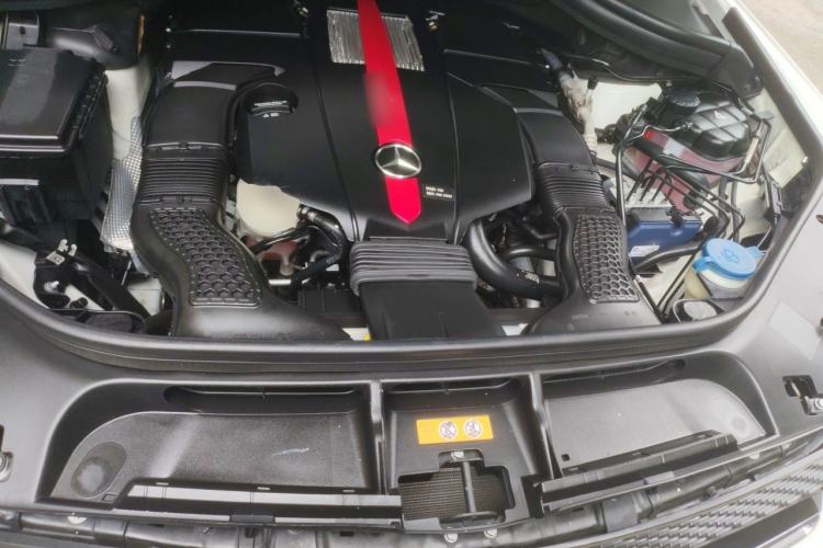 Used Mercedes-Benz GLE-Class  Engine Bay