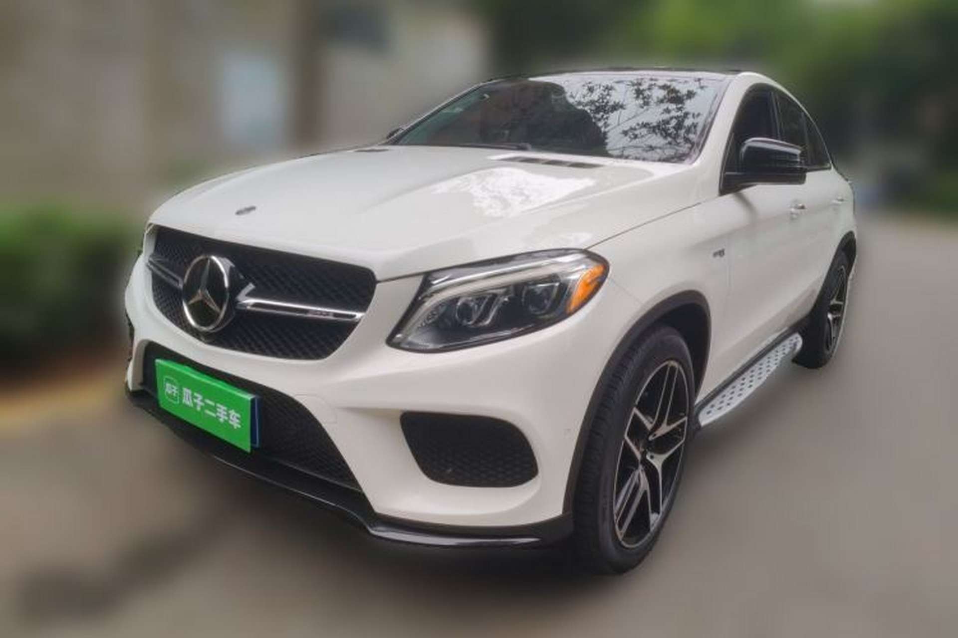 Used Mercedes-Benz GLE-Class  Front Left 45 Deg