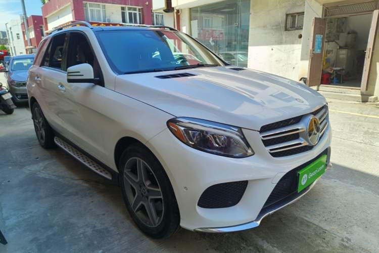 Used Mercedes-Benz GLE-Class 2017 GLE 320 4MATIC Dynamic Model Front Right 45 Deg
