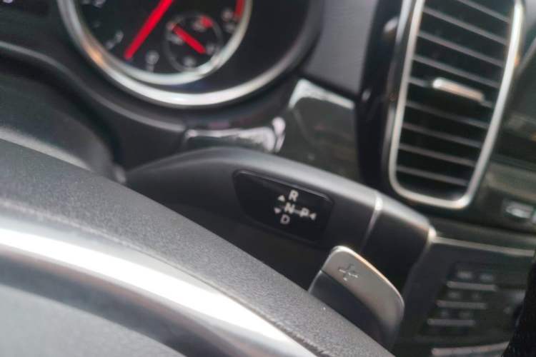 Used Mercedes-Benz GLE-Class  Gear Lever