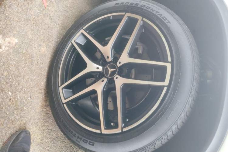 Used Mercedes-Benz GLE-Class  Right Front Wheel Hub