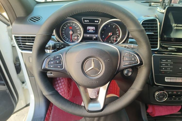 Used Mercedes-Benz GLE-Class 2017 GLE 320 4MATIC Dynamic Model Steering Wheel