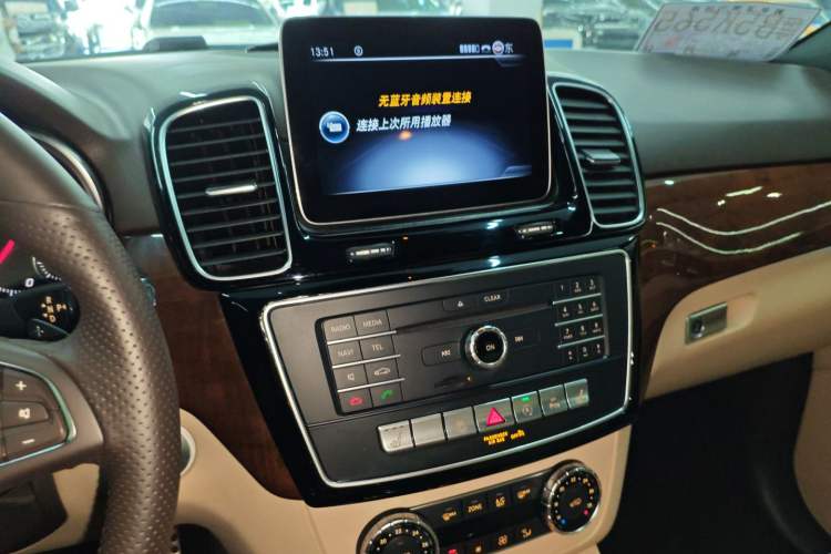 Used Mercedes-Benz GLE-Class 2018 GLE 400 4MATIC Audio And AC Panel