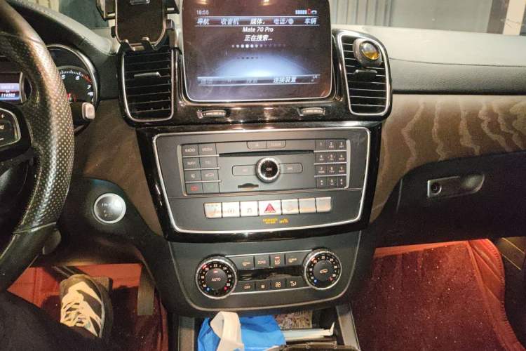 Used Mercedes-Benz GLE-Class 2018 GLE 320 4MATIC Dynamic Edition Collector's Edition Audio And AC Panel