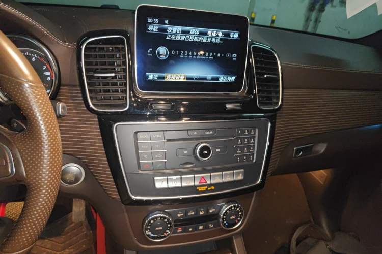Used Mercedes-Benz GLE-Class 2018 GLE 320 4MATIC Dynamic Edition Collector's Edition Audio And AC Panel
