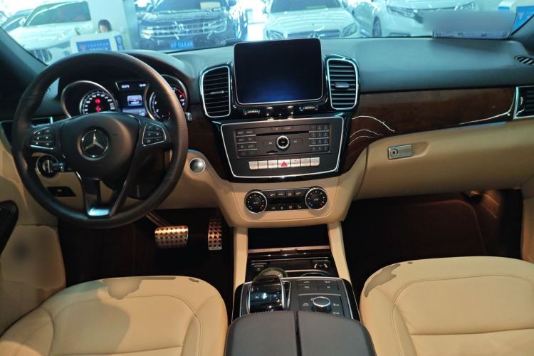 Used Mercedes-Benz GLE-Class 2018 GLE 400 4MATIC Center Console