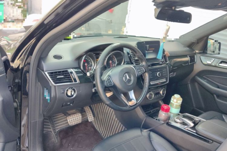 Used Mercedes-Benz GLE-Class 2018 GLE 400 4MATIC U.S. specification Center Console