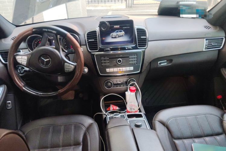 Used Mercedes-Benz GLE-Class 2018 GLE 320 4MATIC Dynamic Edition Collector's Edition Center Console