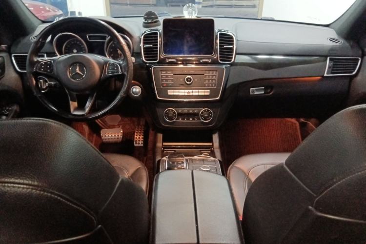 Used Mercedes-Benz GLE-Class 2018 GLE 400 4MATIC Center Console