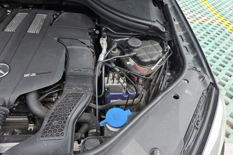 Used Mercedes-Benz GLE-Class 2018 GLE 400 4MATIC U.S. specification Engine Bay Left